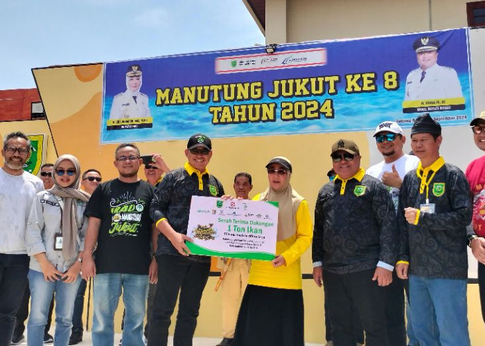 Dukung Pelaksanaan Pesta Budaya, PT Berau Coal Berikan Bantuan 1 Ton Ikan dan Arang