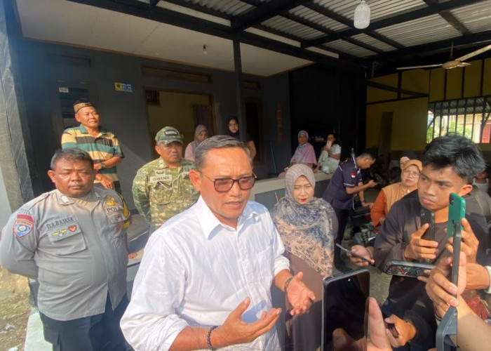 Seno Aji Beri Bantuan kepada Keluarga Balita di Bukuan, Singgung Penanganan Karhutla