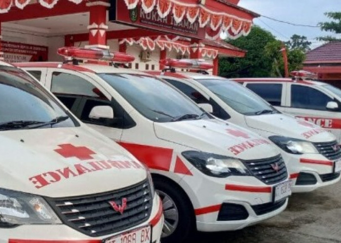 Pemkab Kukar Serahkan 5 Mobil Ambulans untuk Kelurahan dan Desa di Kecamatan Tenggarong