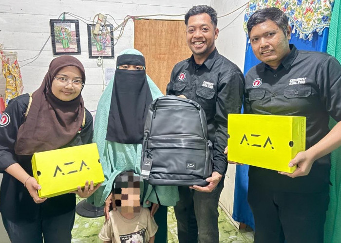 Brand Sepatu DBL, AZA Kirim Sepatu dan Tas untuk Keluarga Almarhum Mandala
