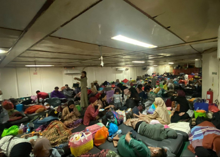 Ribuan Pemudik Padati Pelabuhan Samarinda Menjelang Arus Mudik Natal dan Tahun Baru