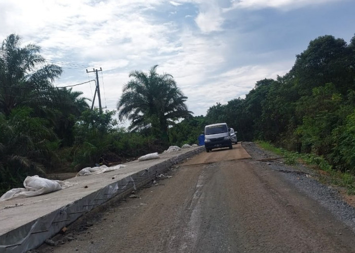 Pemkab Berau Terus Lakukan Perbaikan Infrastruktur Jalan Penghubung Kecamatan