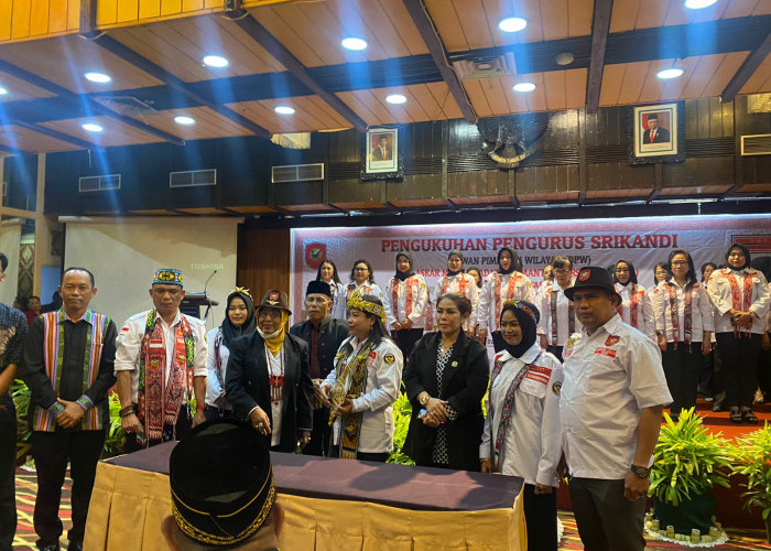 Srikandi Laskar Mandau Adat Kalimantan Bersatu Komitmen Jaga Ideologi Pancasila