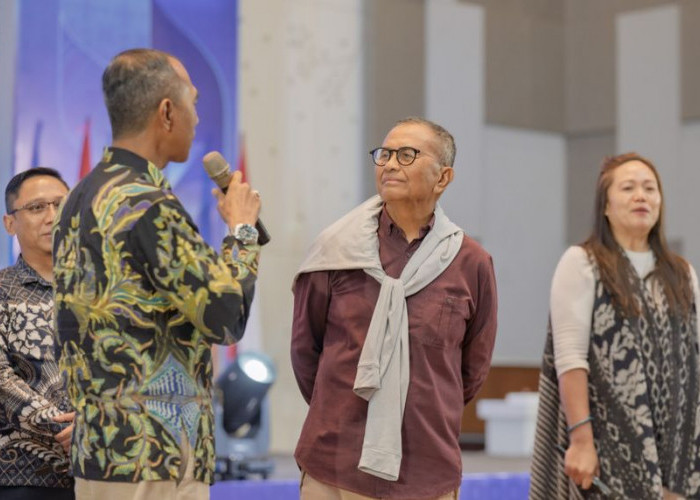 Di Forum Bincang Ekonomi BI Sulut, Dahlan Iskan Dorong Pengusaha Lokal Berani Berinovasi 