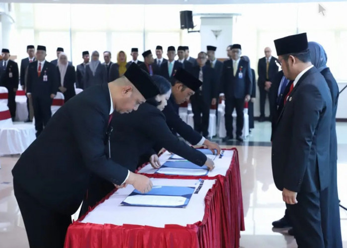 14 PNS Kaltim Dilantik dalam Jabatan Fungsional, Gubernur Harum: Tugas Besar Menanti