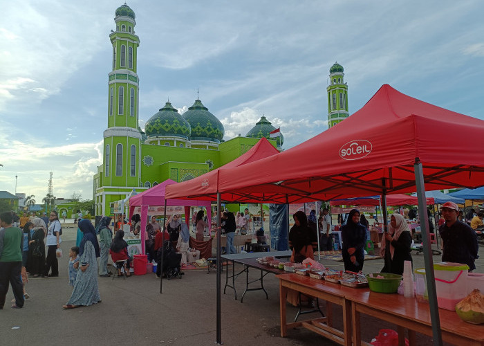 Perdana, Masjid Agung Nurul Falah Jadi Pusat Kuliner Ramadan 