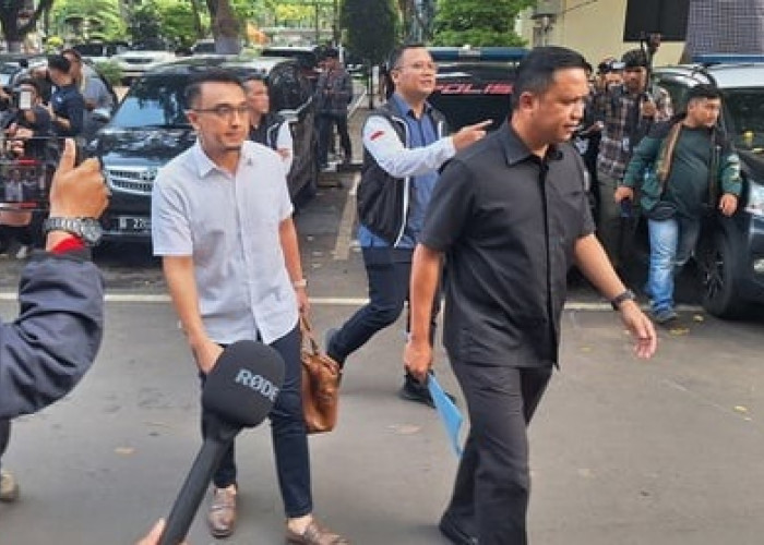 Dilaporkan Dugaan Penyebaran Berita Bohong, Aiman Witjaksono Hadiri Panggilan Polda Metro Jaya