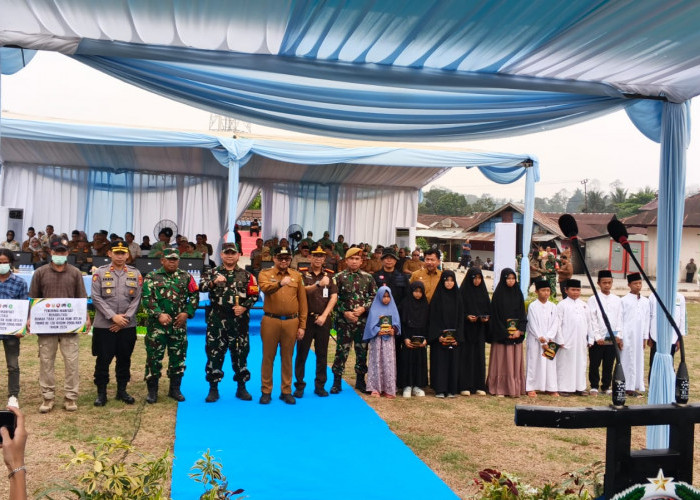 Hadiri TMMD ke-130 di Loa Kulu, Bupati Ingin  Pembangunan Infrastruktur Jalan Ditingkatkan 