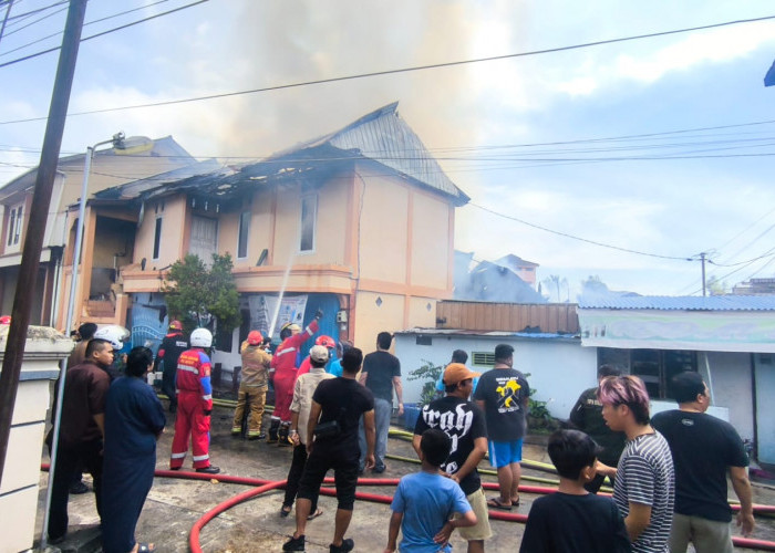 12 Rumah di Jalan Veteran Dilahap Api, Penyebab Masih Misteri 