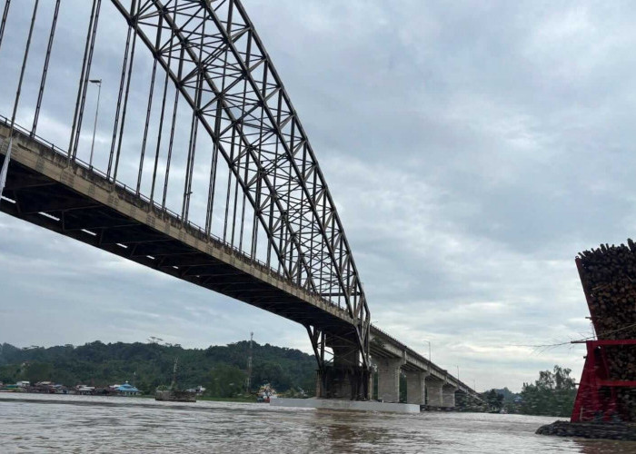 Jembatan Mahulu Kembali Terang, 500 Meter Kabel dan Lampu Diganti
