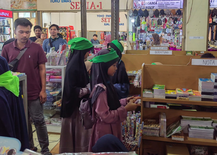 Pama Kideco Ajak Ratusan Anak Yatim dan Duafa Berbelanja Jelang Lebaran