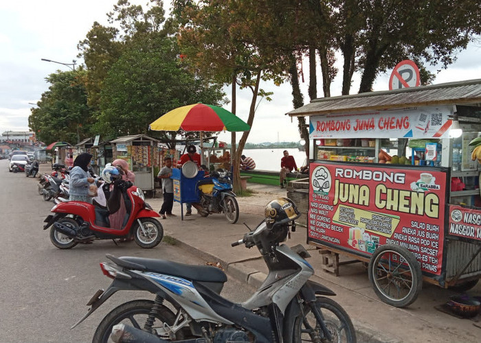 Percantik Lingkungan, Rombong Pedagang di Tepian Teratai Berau Ingin Diseragamkan