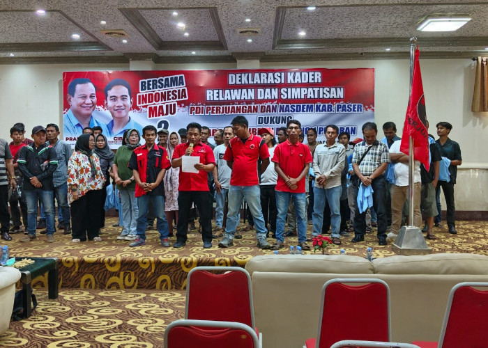Ratusan Kader-Simpatisan PDIP dan NasDem Deklarasi Dukung Prabowo-Gibran 