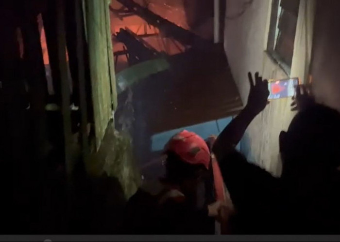 Kebakaran di Balikpapan Hanguskan Satu Rumah Sewa, Pemilik Tak Ada di Lokasi