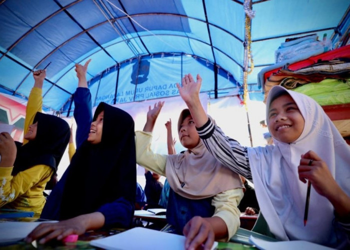 Hak Belajar Siswa Tak Boleh Terhenti akibat Bencana, Kemendikdasmen Siapkan Pedoman