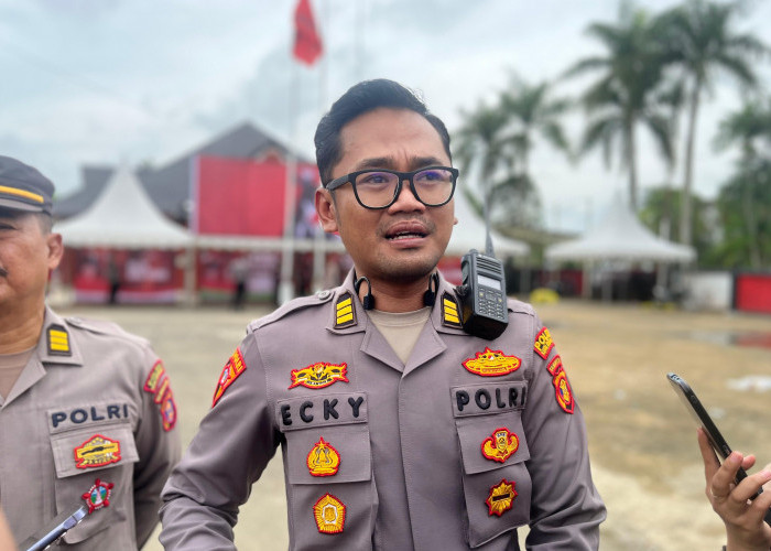 Polres Kukar Pastikan Isu “Pocong Bawa Sajam” di Tenggarong Hoaks