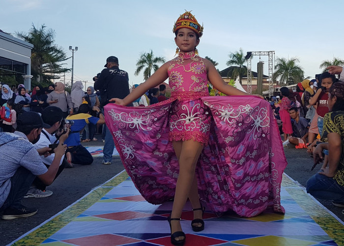 Fashion Karnaval Menjadi Wadah Ekspresi Kreatif Anak Muda