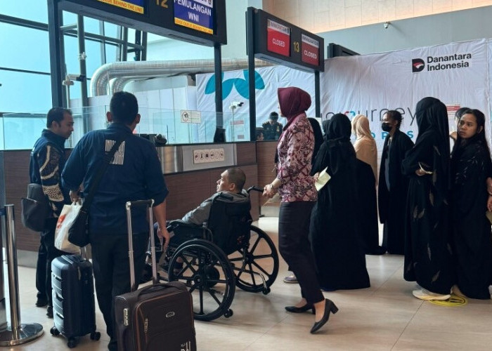 Kemlu RI Pulangkan Puluhan PMI dari Arab Saudi, Termasuk Satu PMI Lumpuh