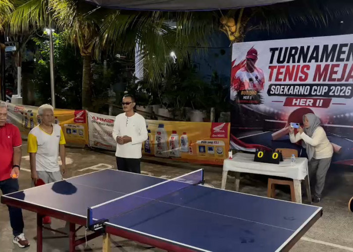 Warga 5 RT di Sepinggan Peringati Bulan Bung Karno Lewat Turnamen Tenis Meja 