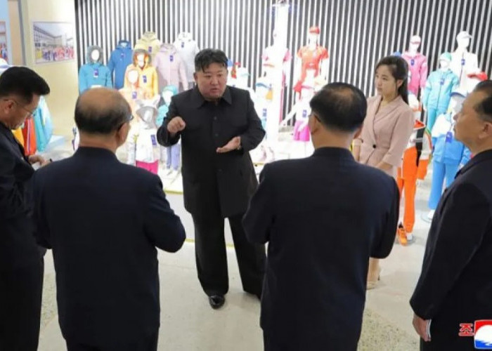 Dirumorkan Tewas akibat Pendarahan Otak, Kim Jong Un Muncul Lagi di Depan Publik