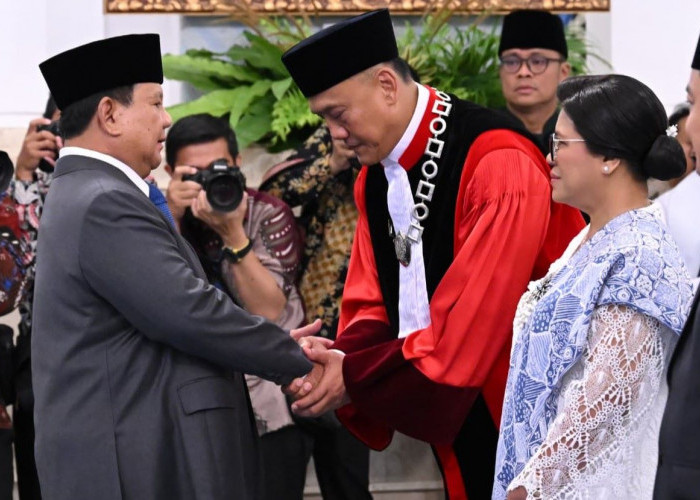 Prabowo Lantik Hakim MK Baru, Gantikan Ipar Jokowi