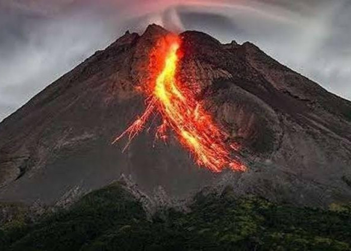 Merapi Kembali Luncurkan Awan Panas BPPTKG Mencatat Awan Panas Meluncur Sejauh 2 Kilometer