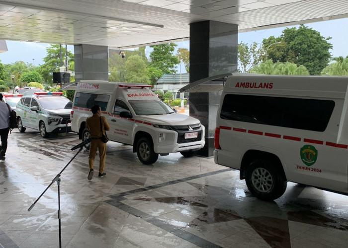 Pemprov Kaltim Hibahkan 22 Kendaraan Mobil dan Ambulans untuk Sektor Kesehatan