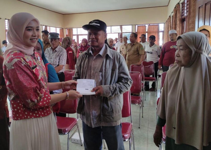 IWAPI Kukar dan Pemkab Bantu Korban Angin Puting Beliung di Samboja