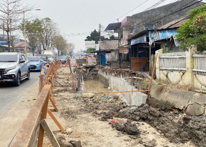 Pemkot Samarinda Hitung Kerugian Jalan Akibat Galian Liar, Pelaku Terancam Ganti Rugi