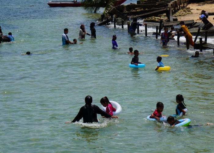 Momen Idulfitri, Beras Basah Tidak Terlalu Ramai, Pengunjung Keluhkan Mahalnya Kocek ke Sana