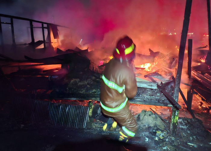 3 Rumah di Samboja Kukar Ludes Terbakar, Diduga Akibat Korsleting Listrik