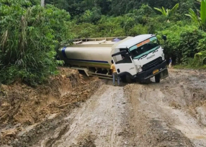 Kerusakan Jalan Nasional Makin Parah, Warga Bentian Kesal, Akses ke Kaltim-Kalteng Akan Diblokir