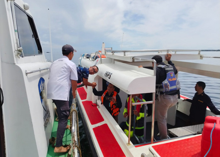 Speed Boat BKK Kelas I Balikpapan Bocor di Perairan Adang Bay saat Bertugas