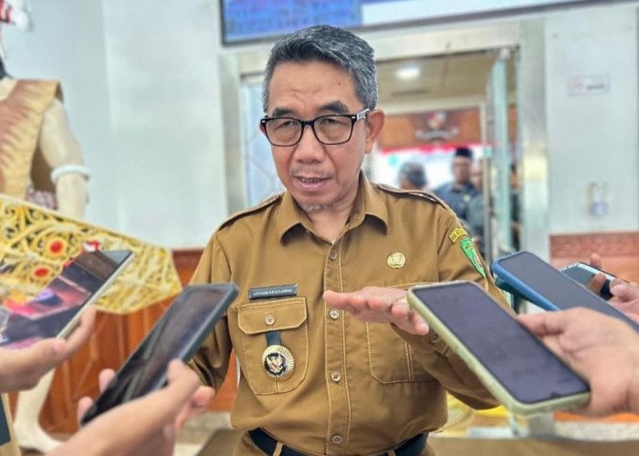 Bupati Ardiansyah Targetkan Listrik Batu Ampar Menyala Awal 2026