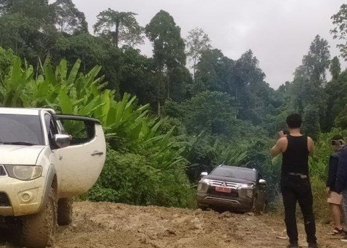 Ketua DPRD Kaltim Singgung Status Jalan Lintas Kubar-Mahulu yang Belum Jelas