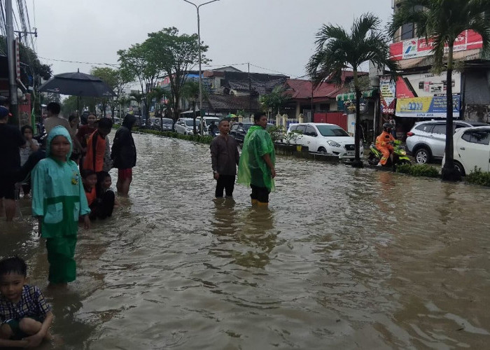 Banjir Genangi Jalan MT Haryono Balikpapan, Warga Masih Menanti Solusi Permanen