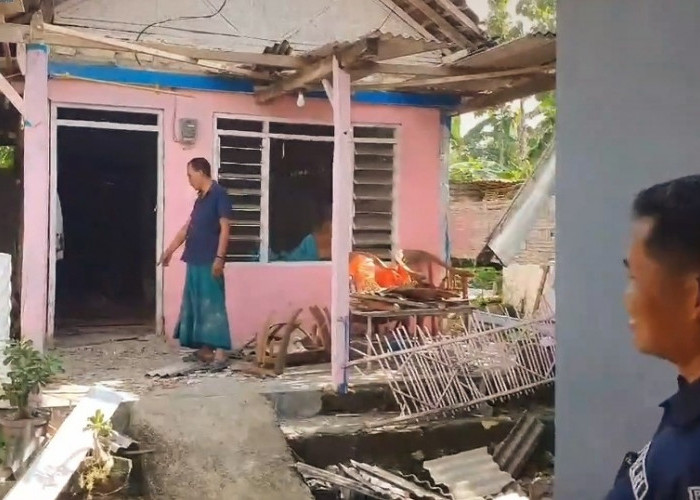 OTK Lempar Bom, Rumah Ketua KPPS di Pamekasan Ambyar