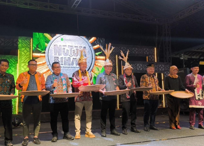 Bupati Kukar Tekankan Pelestarian Tradisi Nutuk Beham sebagai Identitas Budaya Lokal