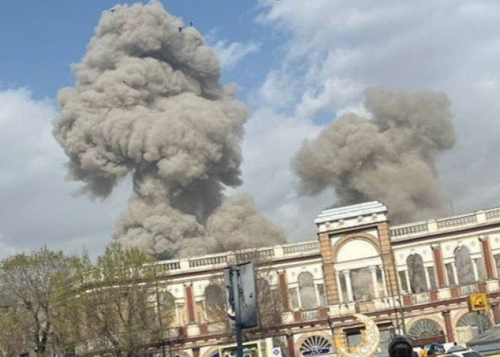 Rumah Ayatollah Ali Khamenei Diincar Israel dan Amerika, Trump Janji Serang dari Segala Penjuru