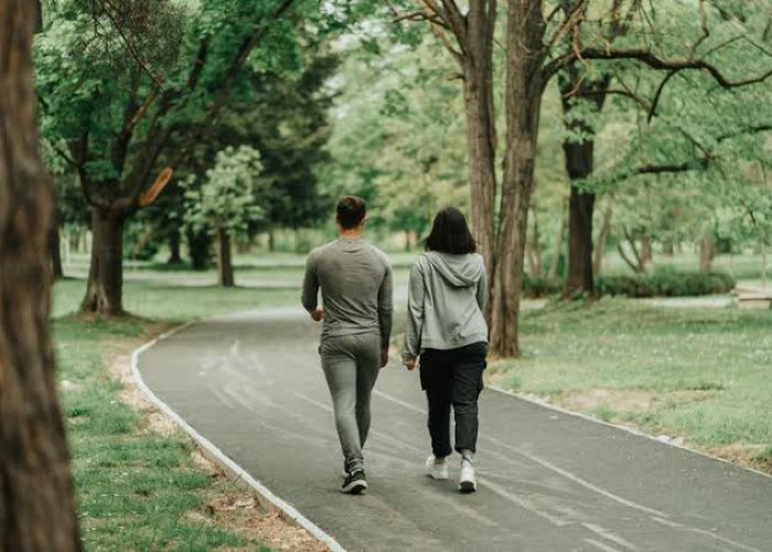 Cara Mudah dan Murah Bakar Lemak di Perut: Jalan Kaki 