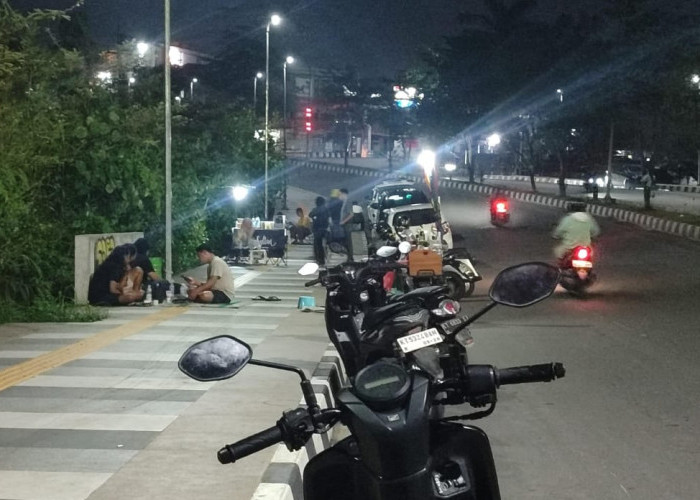 Jika Tak Indahkan Teguran, Satpol-PP Ancam Tertibkan PKL yang Berjualan di Atas Trotoar