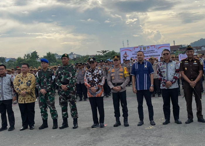 Pemkot Samarinda Serahkan 2.404 Personel Linmas Bantu Amankan TPS pada Pilkada 2024