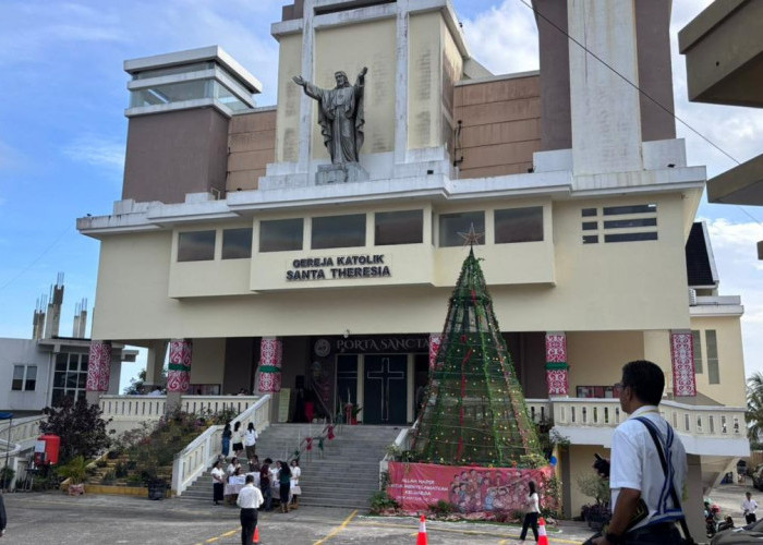 2.500 Jemaat Diperkirakan Hadir dalam Misa Malam Natal di Gereja Santa Teresia Balikpapan