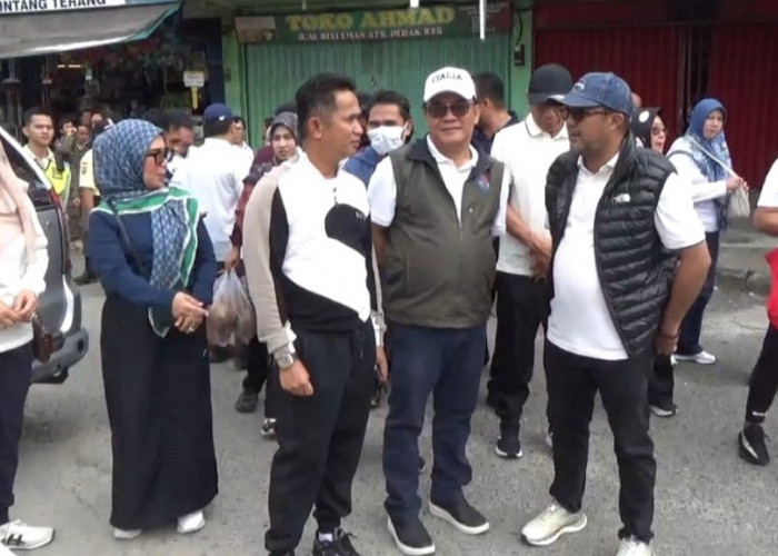 Wali Kota Balikpapan Sidak Pasar Klandasan, Temukan Sampah Menumpuk dan Pedagang Meluber ke Jalan