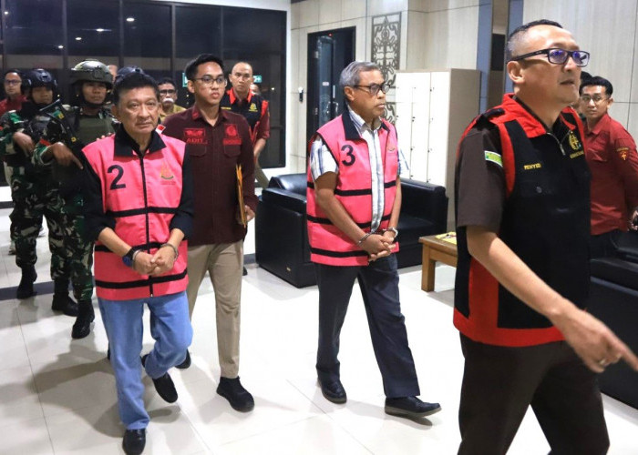 Kejati Kaltim Tahan 2 Mantan Kadistamben Kukar, Diduga Terbitkan Izin Tambang di Lahan Transmigrasi