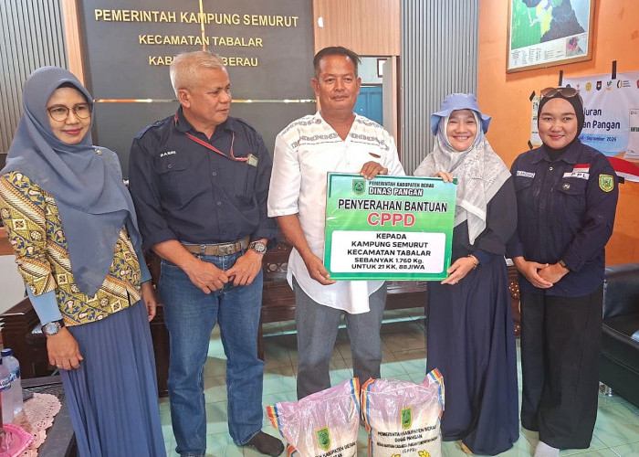 Gagal Panen akibat Kemarau, 88 Petani di Tabalar Terima 1,7 Ton Beras dari Pemkab Berau