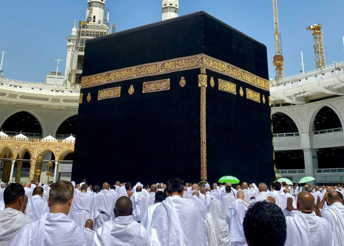 Antisipasi Konflik Timur Tengah, Travel Umrah Balikpapan Gunakan Maskapai Jalur Aman