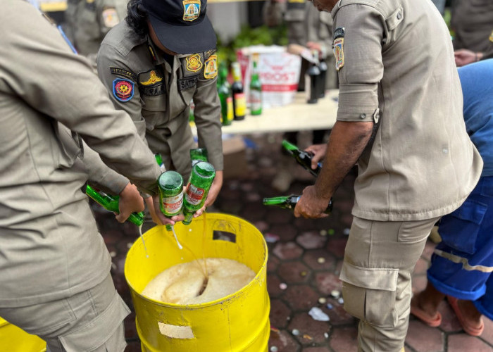 Satpol PP Balikpapan Musnahkan 37 Pom Mini dan Miras Ilegal Hasil Penyitaan Sepanjang 2024 