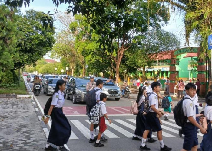 Dishub Samarinda Revitalisasi Jalur Penyeberangan Zona Selamat Sekolah di Beberapa Titik