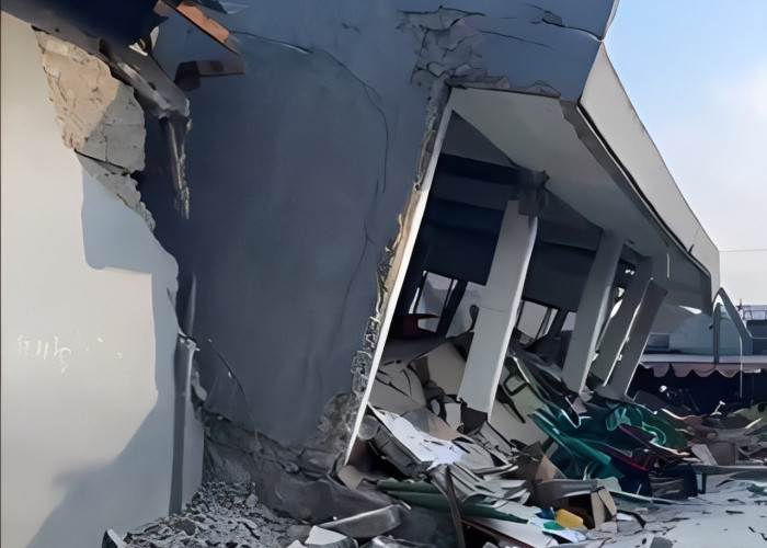 BNPB Laporkan 2 Orang Meninggal akibat Gempa M7,7 di NTT